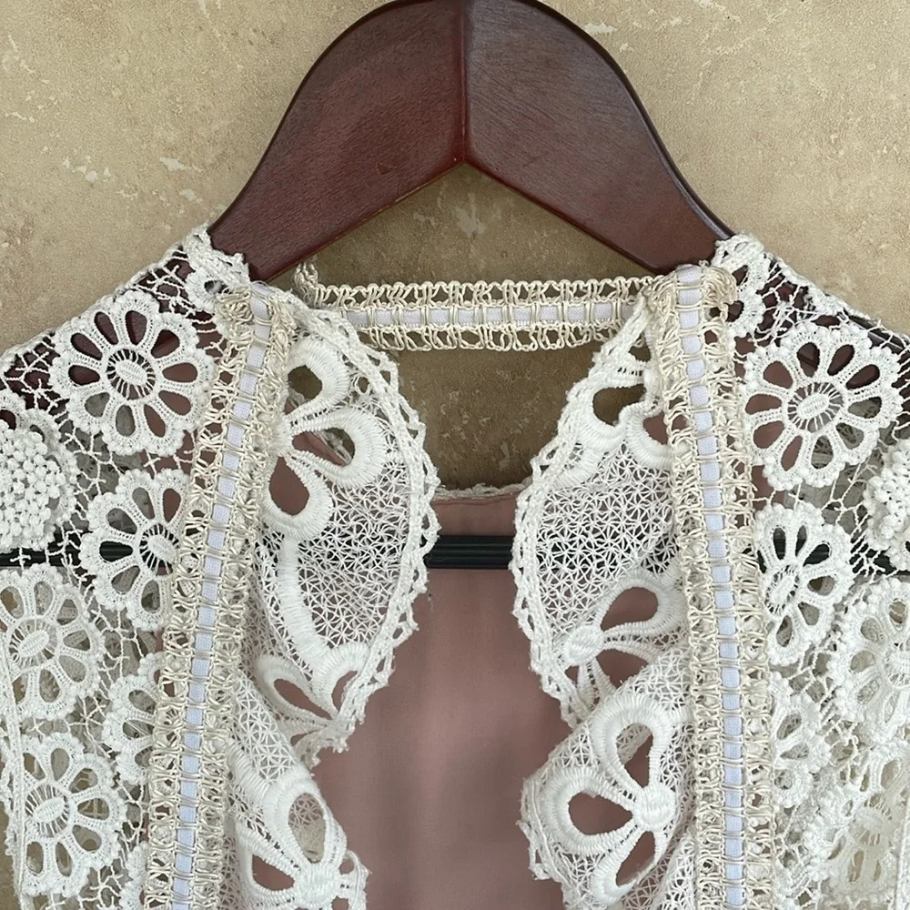 Alexis Dress Mini Size XS Lace Floral Lined Sleeveless Off White Asymm Hem - Picture 5 of 11